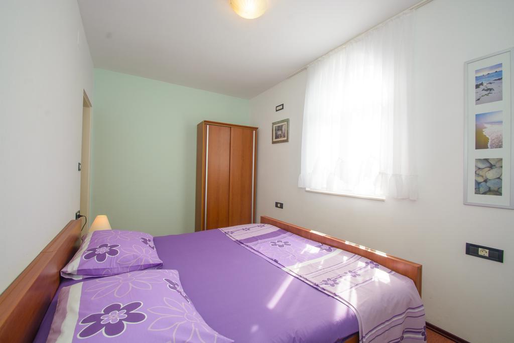 Apartments Jerkunica Rogoznica  Rom bilde