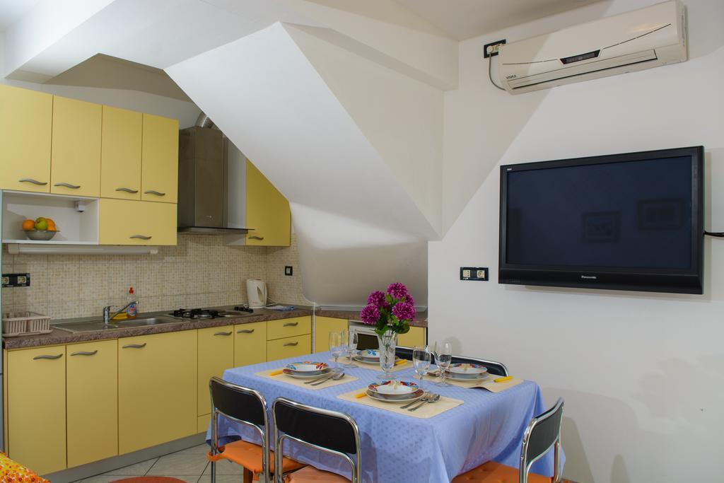Apartments Jerkunica Rogoznica  Rom bilde
