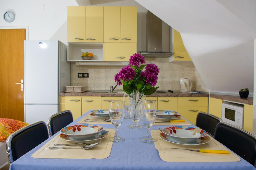 Apartments Jerkunica Rogoznica  Rom bilde