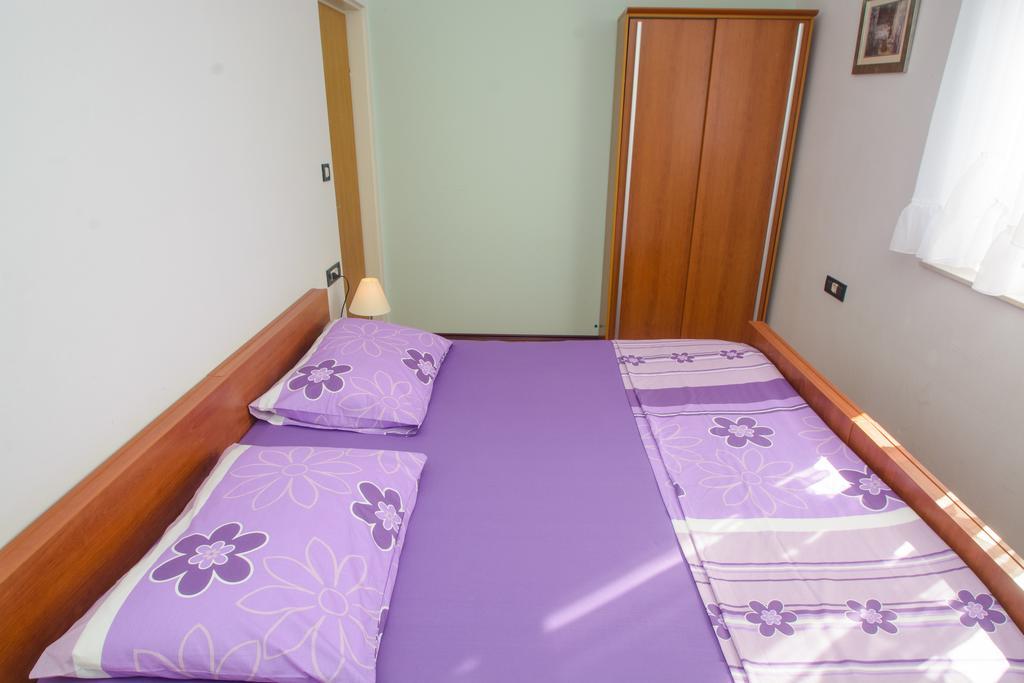 Apartments Jerkunica Rogoznica  Rom bilde
