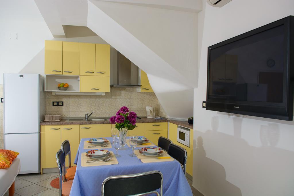 Apartments Jerkunica Rogoznica  Rom bilde
