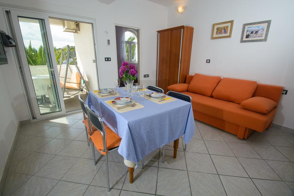 Apartments Jerkunica Rogoznica  Rom bilde